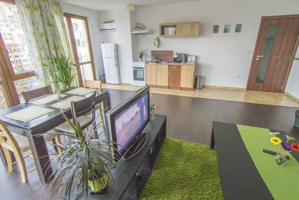 Flora Apartment Centrum Sofia Exterior photo